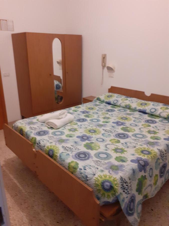 Hotel Rossini Rimini Esterno foto